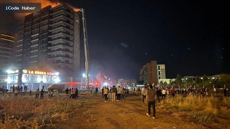 Kabus gibi gece: Diyarbakır'daki plaza yangınında hasarın boyutu büyük