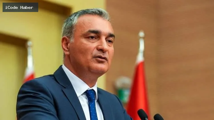 “Hiç kimse Cumhuriyet Halk Partisi’nden üstün değil, hiç kimse Cumhuriyet Halk Partisi’nden üstte görmesin kendisini”