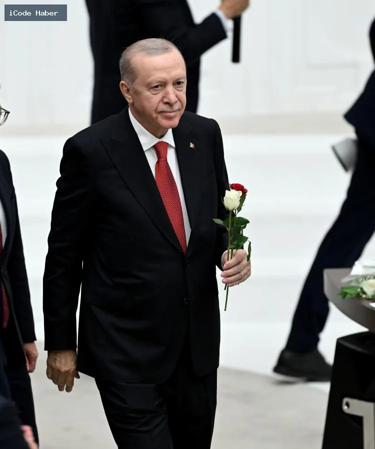Meclis'te Erdoğan'a sürpriz jest: Bahçeli'den kırmızı-beyaz güller