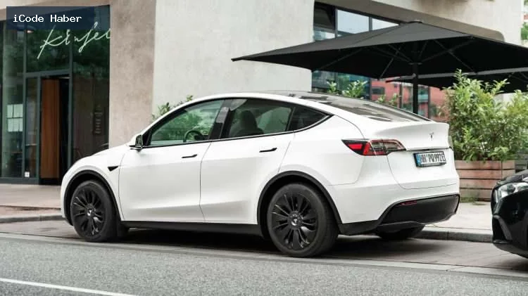 TESLA MODEL Y